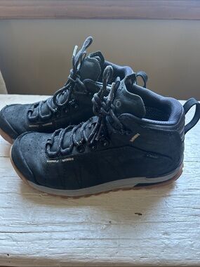 Oboz women size 6
